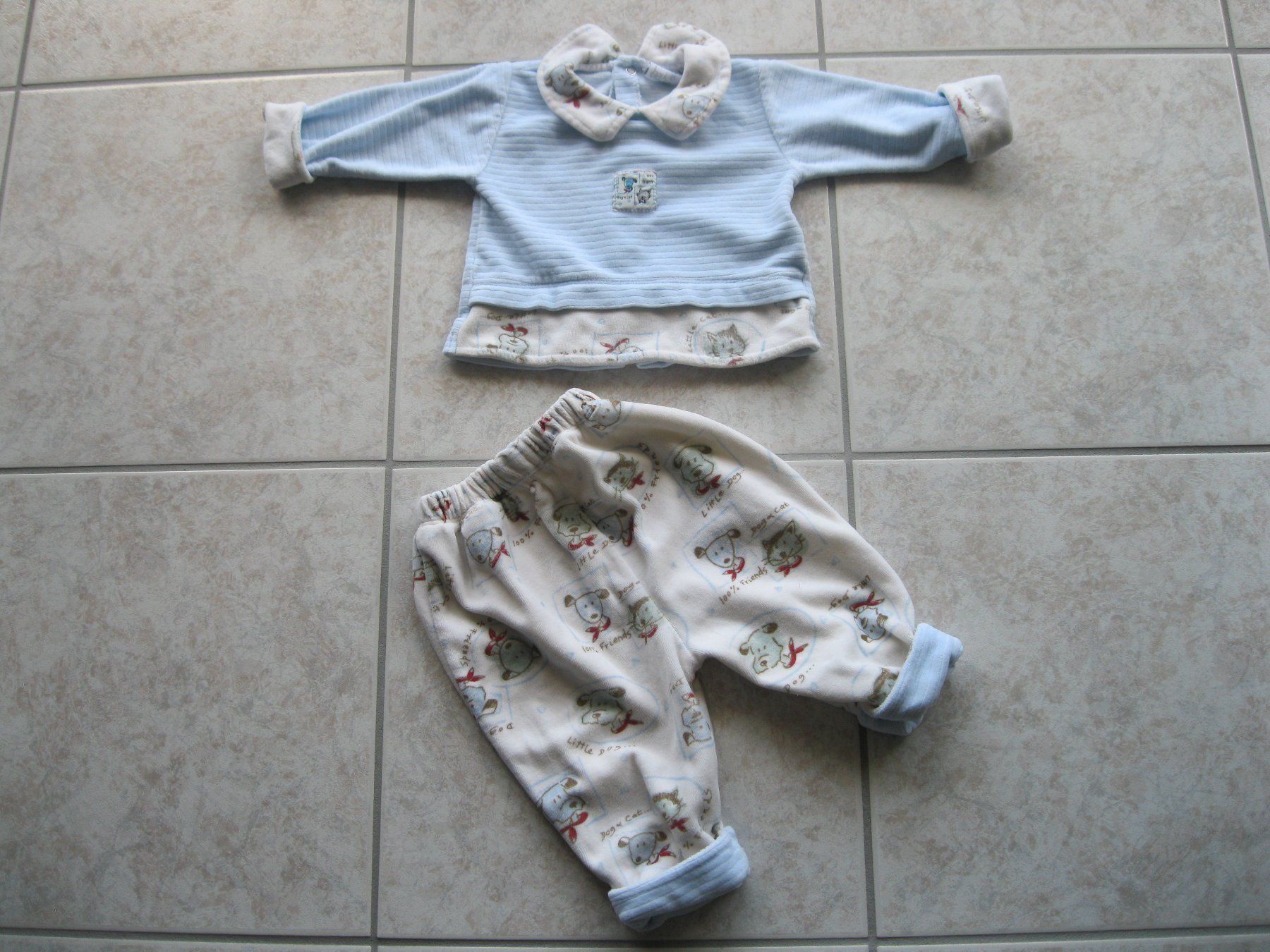 Pyjamas & Ähnliches: pyjama taille 62 – Gebraucht aus vouvry von -tivoli-