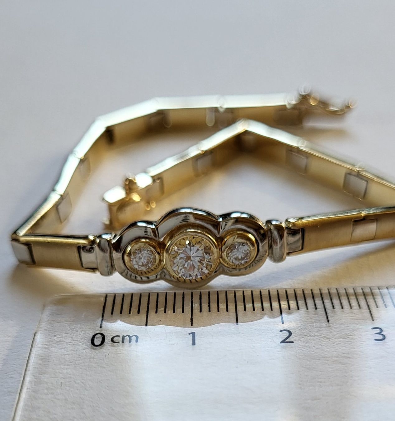 Armbänder & -reifen: Gold 585 Massiv Armband Mit Steine – Gebraucht aus Wald ZH von Aniade