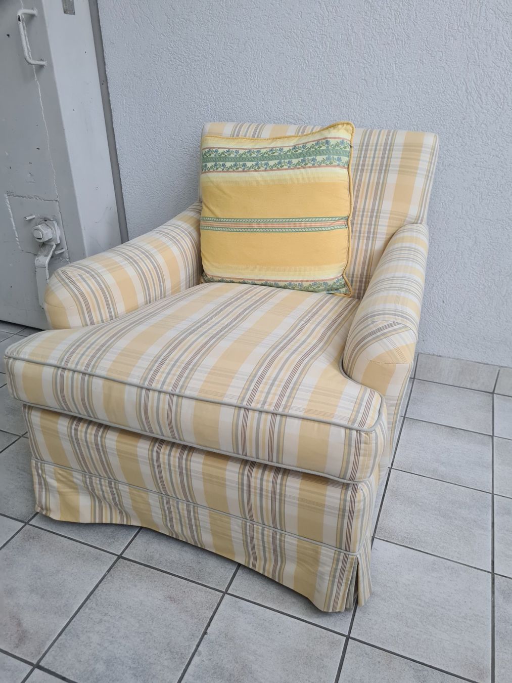 Poltrone: Fauteuil – Usato da Monthey venduto da 187-zeroo 3