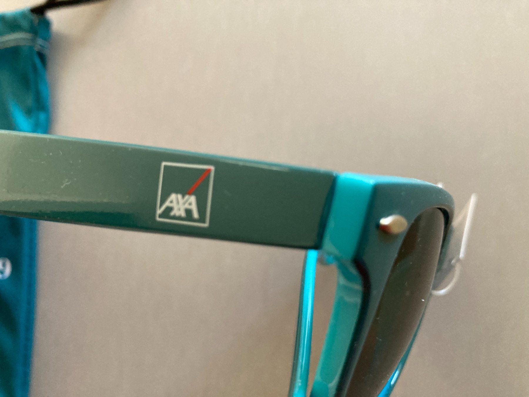 Occhiali & Lenti: Sonnebrille AXA dunkelgrün mit Etui – Nuovo e nell'imballaggio originale da Obfelden venduto da miau68 5