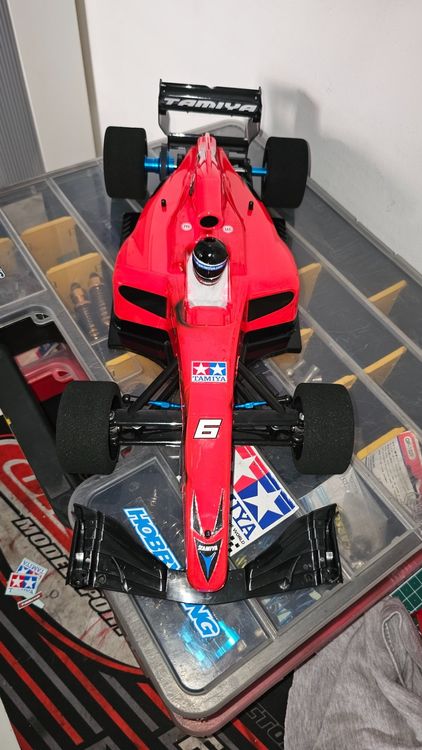Tamiya F104 Pro 2 Stand in der Vitrine | Kaufen auf Ricardo