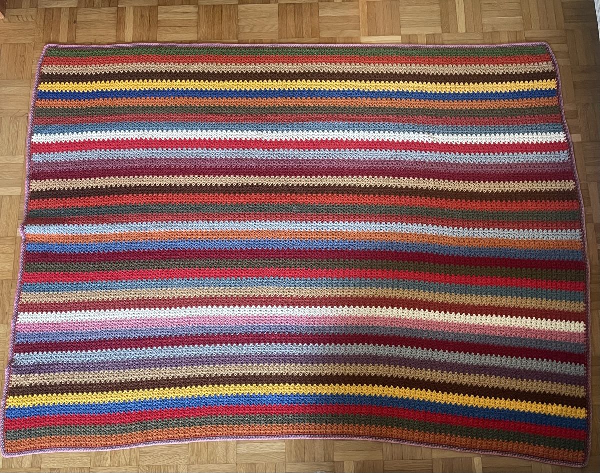 Coperte: Handgestrickte Decke mehrfarbig gestreift  – Nuovo (secondo la descrizione) da Bern venduto da dek_7bjd 5
