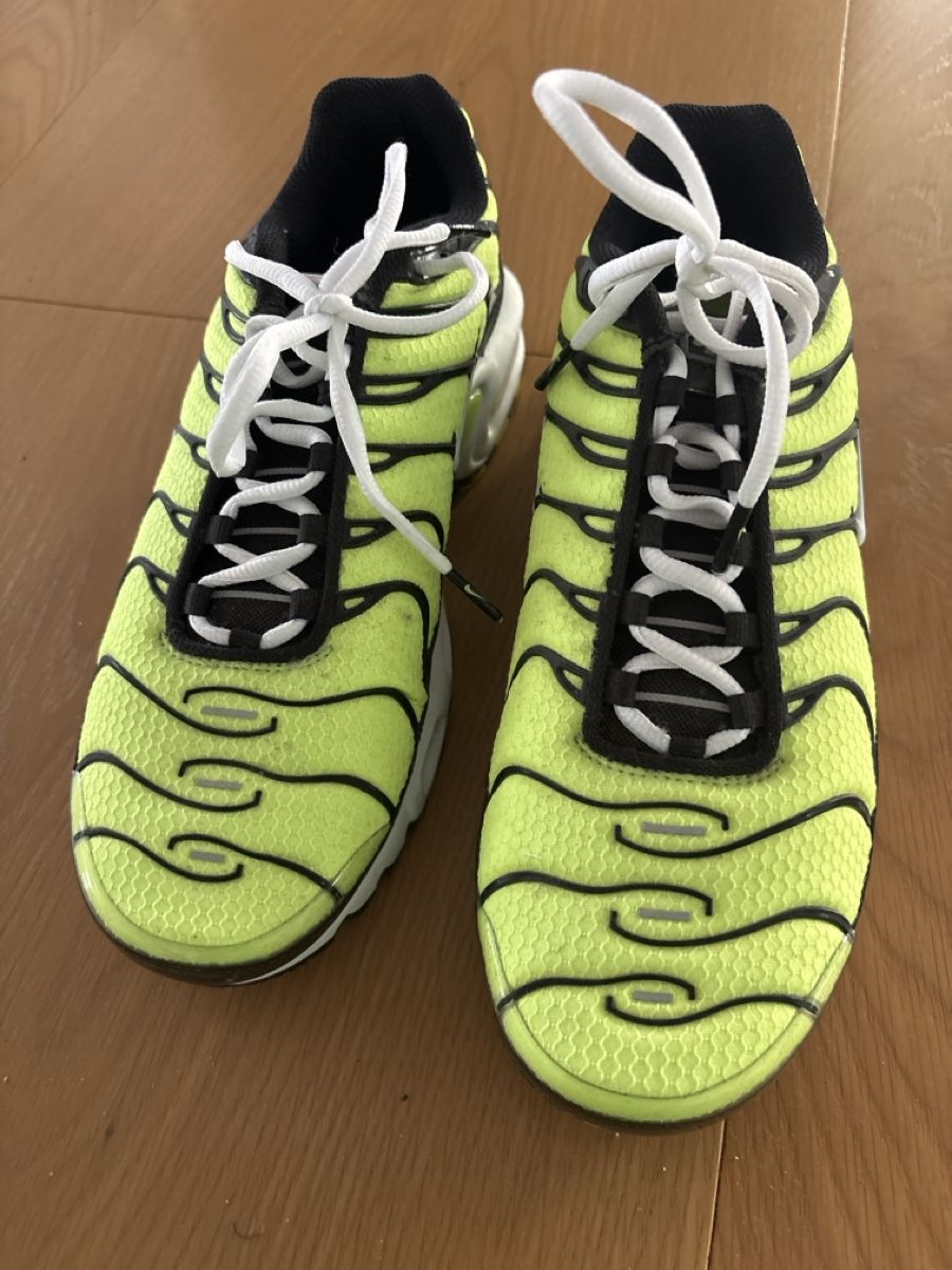 Nike Scarpe da uomo: Nike Air Max Plus TN Neongelb – Nuovo (secondo la descrizione) da Staffelbach venduto da Cherry4