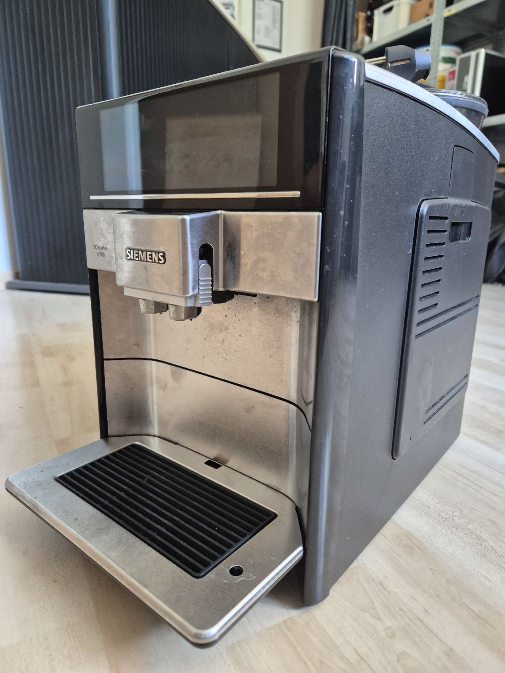 Siemens Macchine per caffè & Macchine per espresso: Kaffeevollautomat Siemens EQ.6 plus s700 – Difettoso da Dinhard venduto da donaldduck74 2