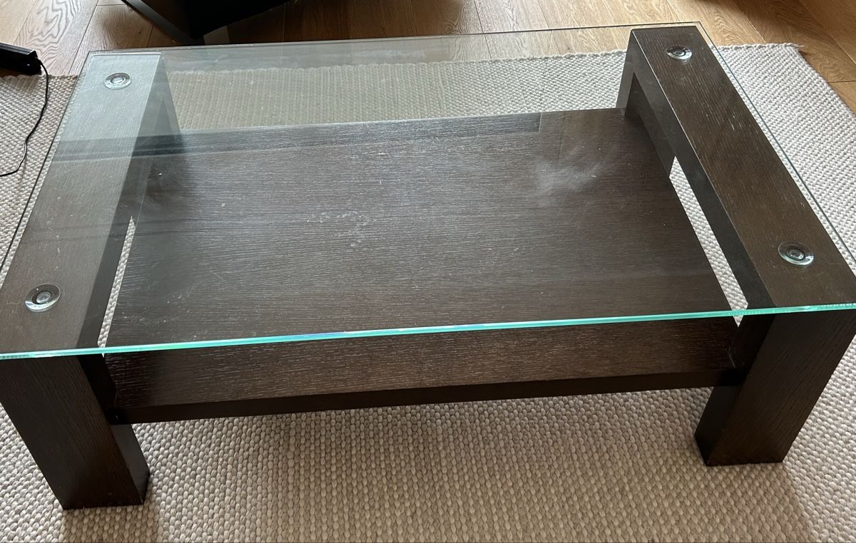 Tables: Wohnzimmertisch – D'occasion à Pfäffikon SZ par ril_6l6q