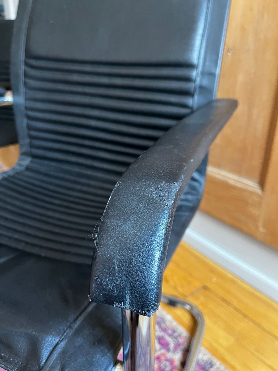 Stühle: 2 chaises noires style Freischwinger – Gebraucht aus Murten von noemiei 6