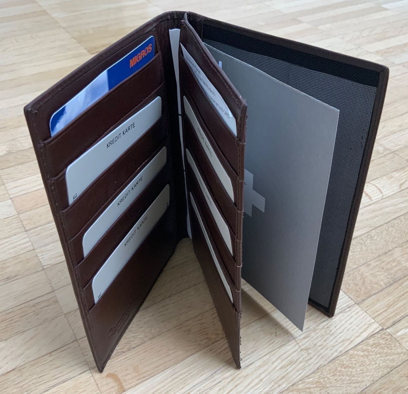 Brieftaschen: Brieftasche Leder braun, neu – Neu und originalverpackt aus Endingen von haifu 2