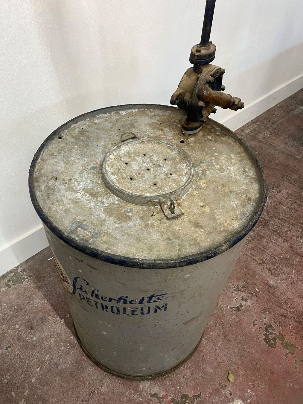Tutte le decorazioni: Zapfsäule – Usato da Luzern venduto da CAZS_Luzern 2