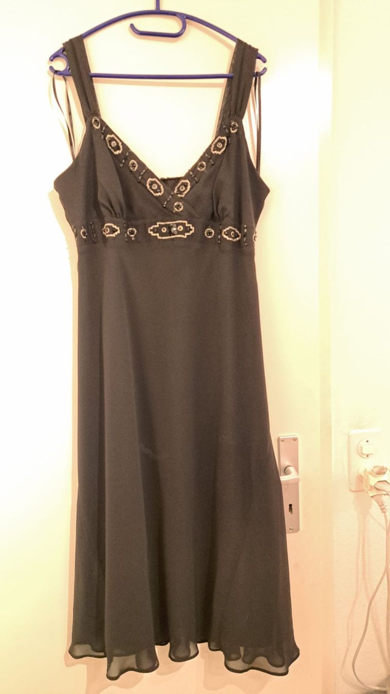 Vestiti: Schwarzes lockeres Trägerkleid – Usato da Waltenschwil venduto da Catlady