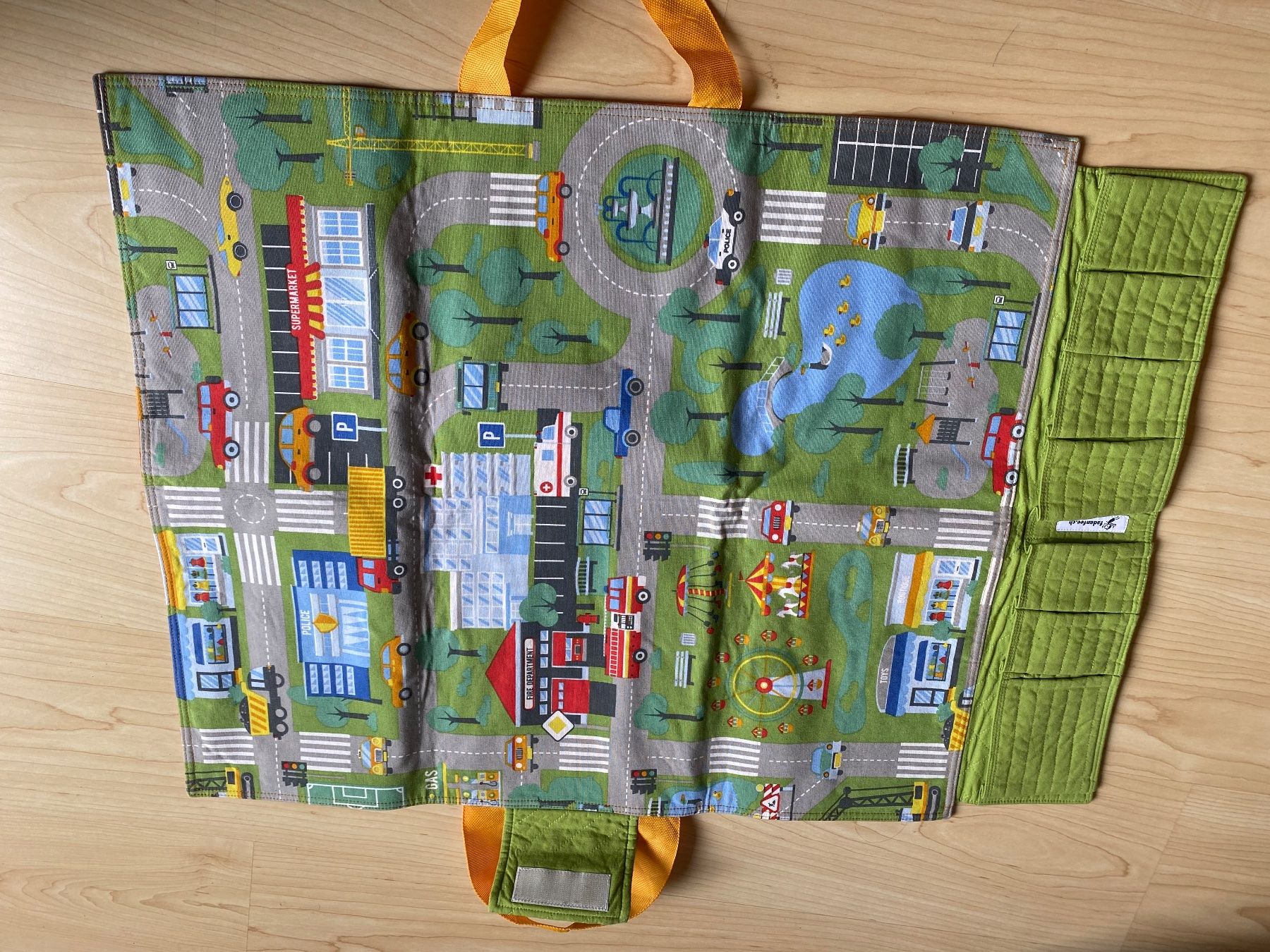 Giocattoli: Spielteppich to-go / Autoteppich – Usato da Edlibach venduto da Kiwi610 1