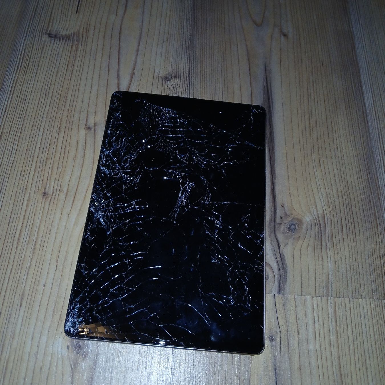 Huawei Tablet PC: Huawei Tablet – Difettoso da Steffisburg venduto da Ferrari006