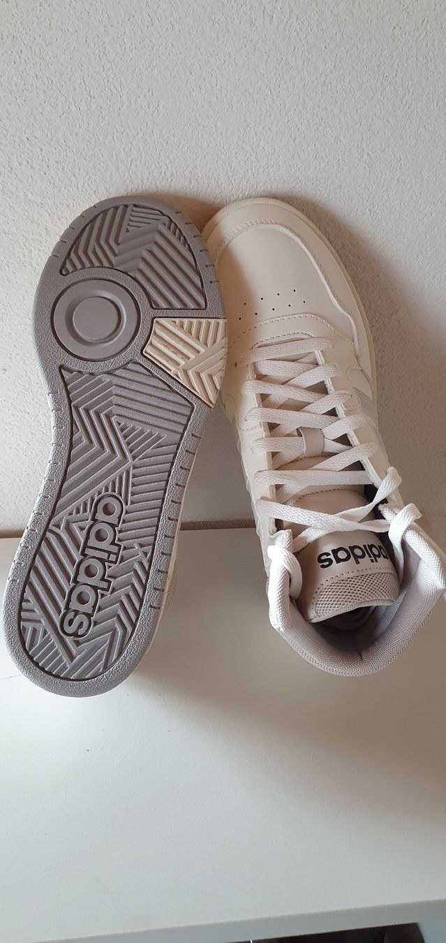 Adidas Scarpe da donna: Adidas Grösse 39 1/3 – Nuovo (secondo la descrizione) da Weite venduto da rapunzel23 1