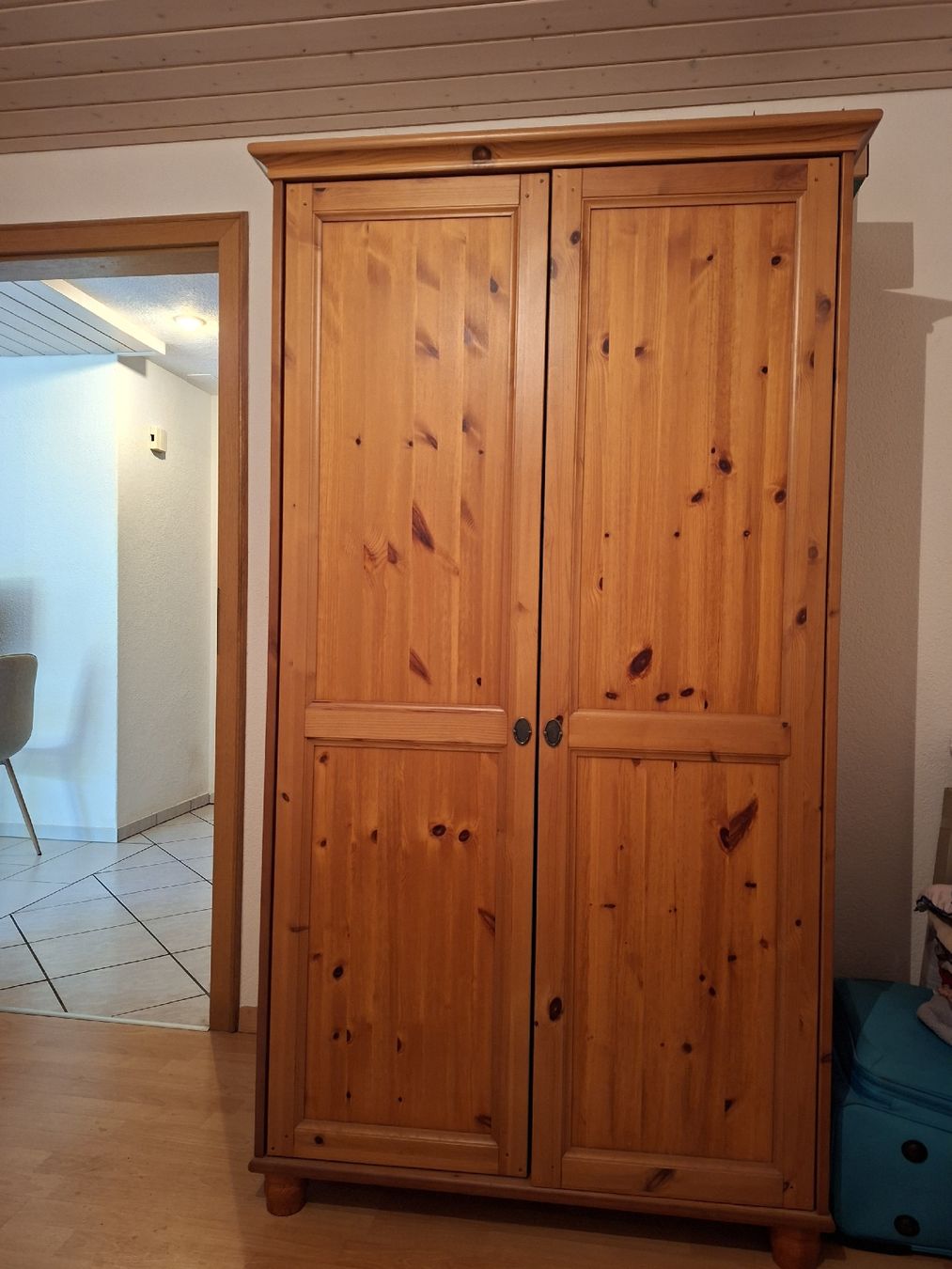 Ikea Armoires: Ikea Leksvik Kleiderschrank – D'occasion à Rufi par tui_g6y2
