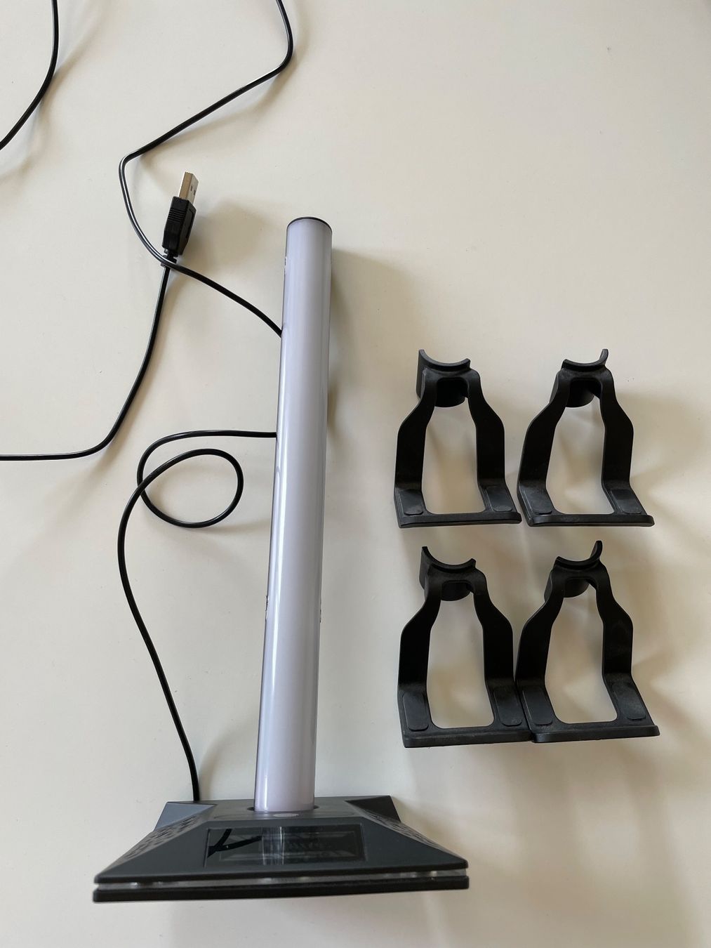Altro in Decorazioni & Accessori: LED Controler/Headset-ständer – Usato da Zug venduto da InnBoss 3