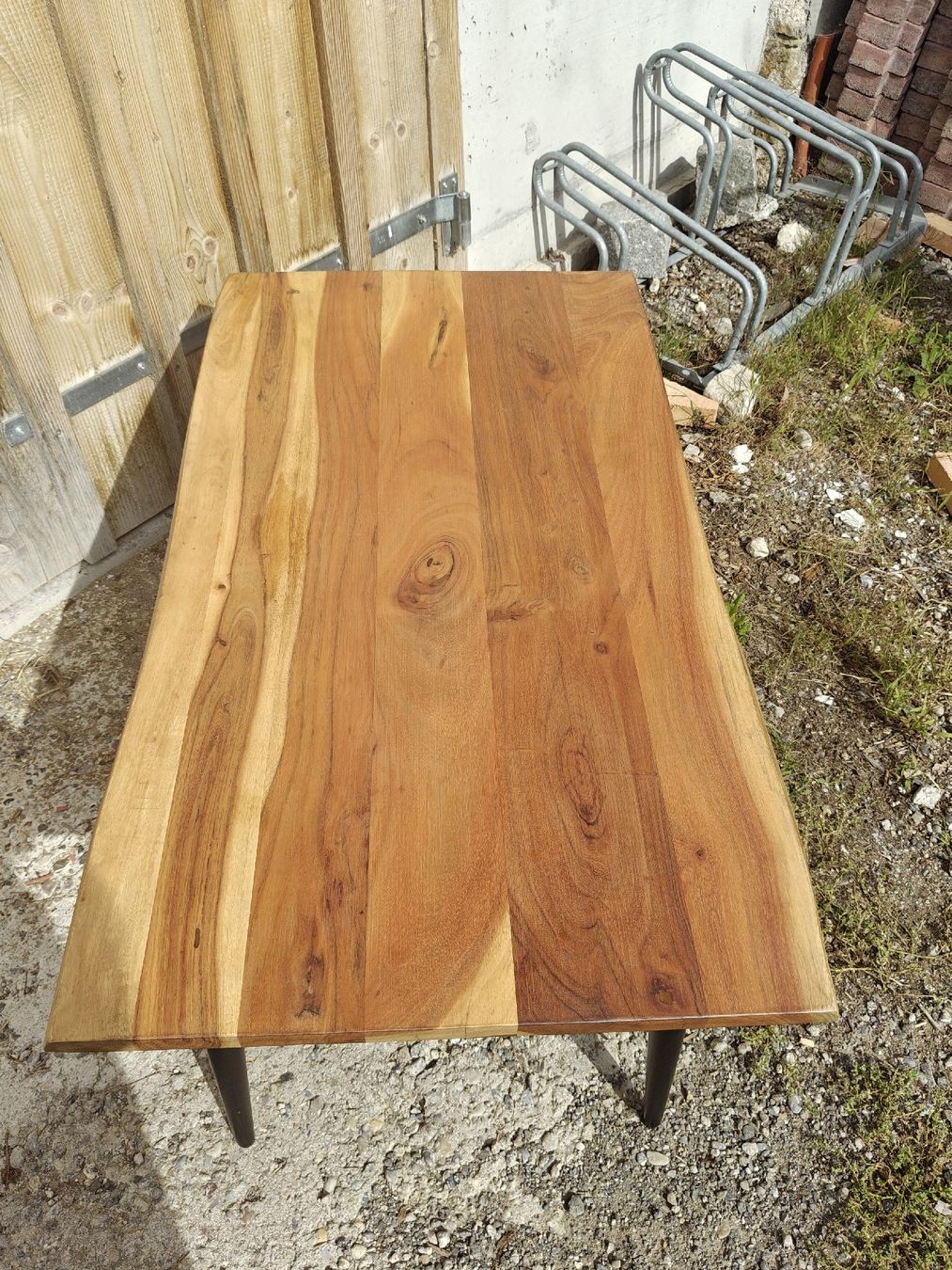 Tables: Massivholz Couchtisch  – D'occasion à Ebnat Kappel par Noah2512 2