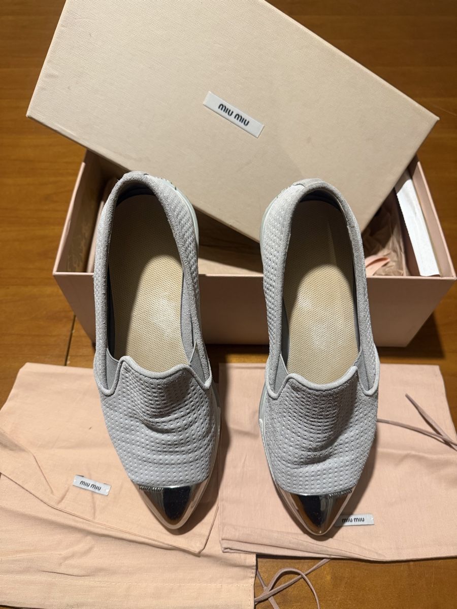 Scarpe da donna: Mocassins Miu Miu – Usato da Bossonnens venduto da mina1187
