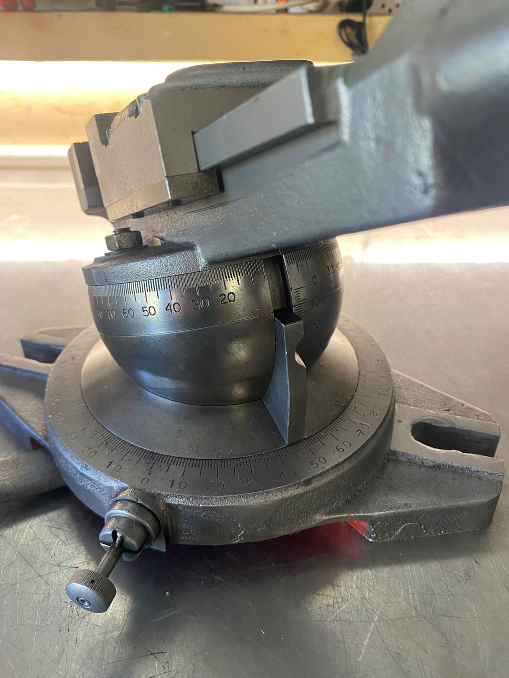 Alle Werkzeuge: Kugelschraubstock MICAFIL, 80mm – Gebraucht aus Ufhusen von Filly1816 1