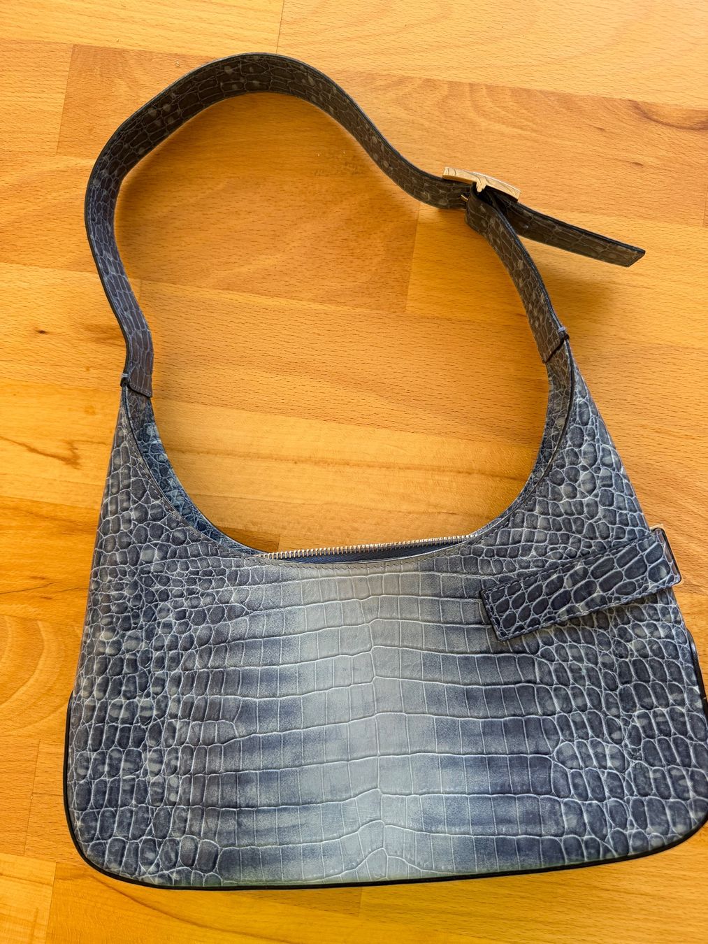 Salvatore Ferragamo Borse da donna: Salvatore Ferragamo Schultertasche – Usato da Lachen SZ venduto da Mavi8808 3
