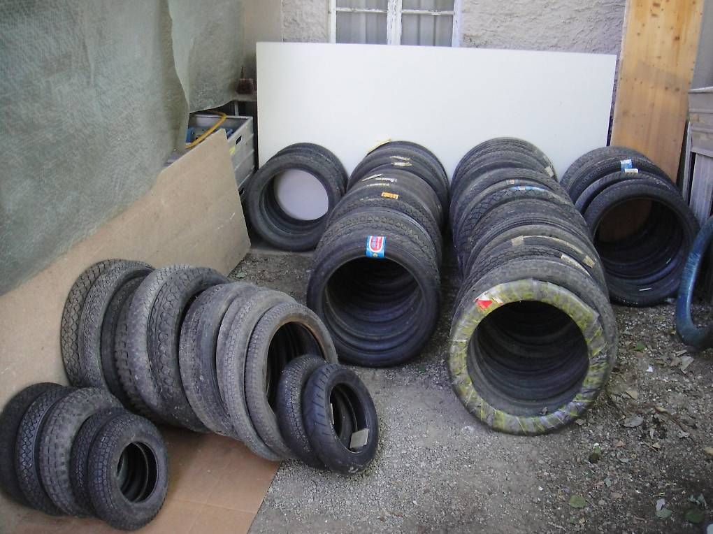 Pneus & Roues: Motorrad / Moped Pneu, ungebraucht – D'occasion à Tecknau par mmrd78