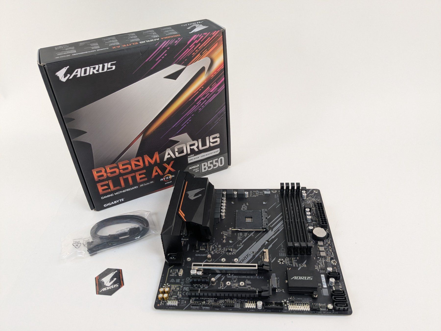 Gigabyte Schede madri: GIGABYTE  Mainboard B550M Aorus Elite AX – Nuovo (secondo la descrizione) da Dintikon venduto da Restwert_Dintikon
