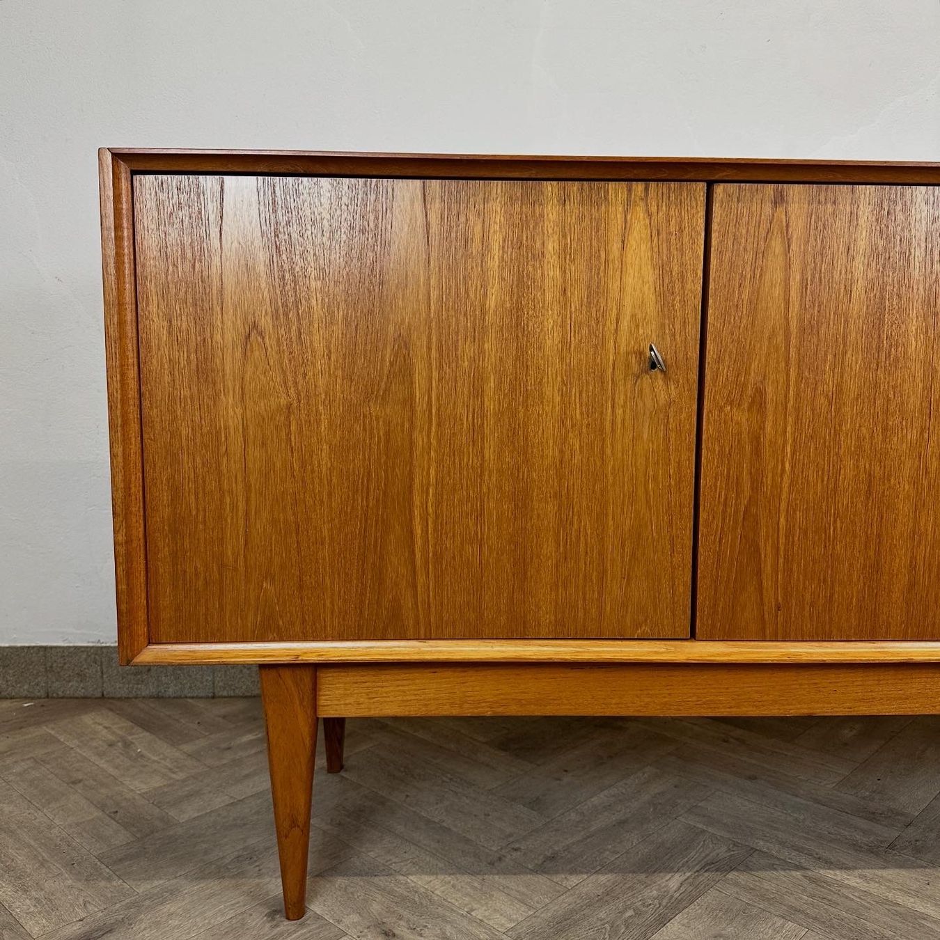 Cassettiere: Mid Century dänisches teak Sideboard – Usato da basel venduto da vintory.ch 5