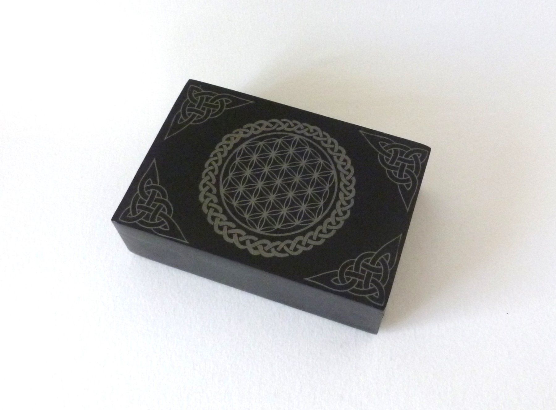 Portagioie: Kartenbox - Blume des Lebens – Nuovo e nell'imballaggio originale da Mauren venduto da Yeelen