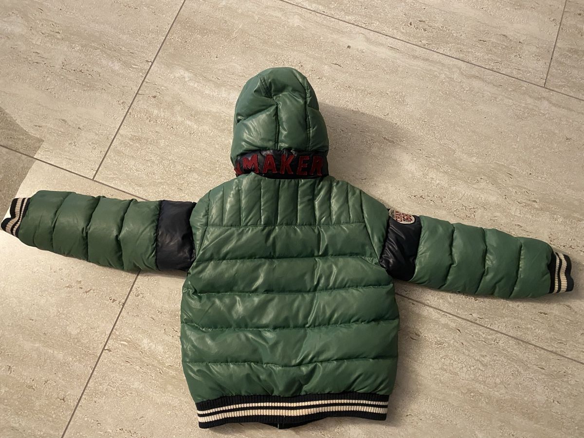 Benetton Giacche & Cappotti: Benetton Daunenjacke Kinder 140 – Usato da Birrwil venduto da Bendegriz 1