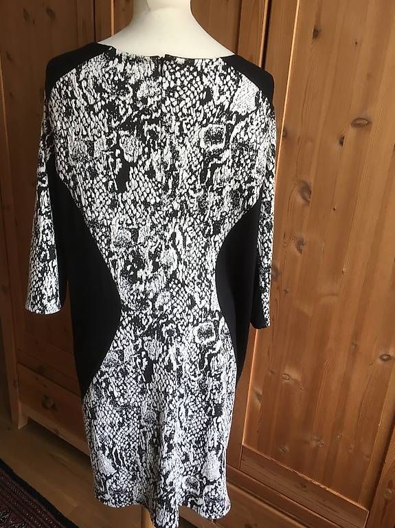 Robes: Schickes Kleid Gr. 40 – D'occasion à Wiedlisbach par Potschi0 1