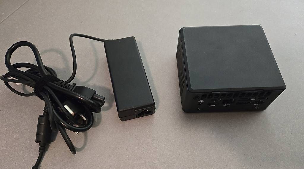 PC: Intel Nuc 2.5G 11Gen i3 Ohne Ram und SSD Mini PC – Usato da St. Gallen venduto da the_2vhr 2
