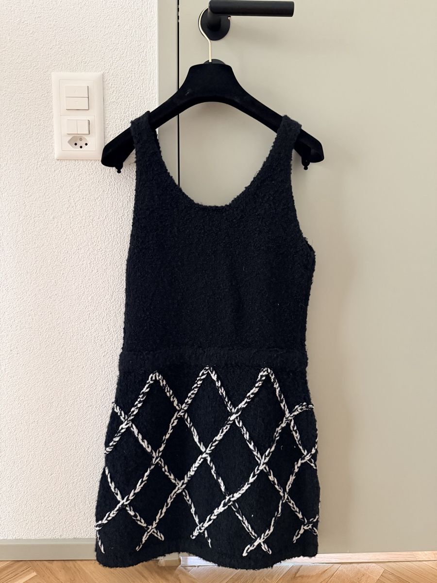 Chanel Kleider: Chanel Coco Neige 2023 Dress – Neu (gemäss Beschreibung) aus Meilen von ana_nln9 1