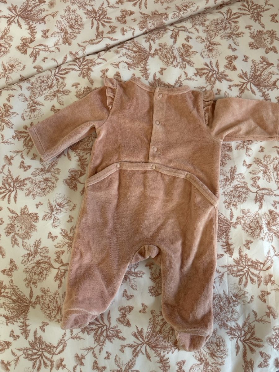 Lotti & Set di vestiti: Combinaison rose douce bébé 3 mois  – Nuovo (secondo la descrizione) da Monthey venduto da LoveBrand 2