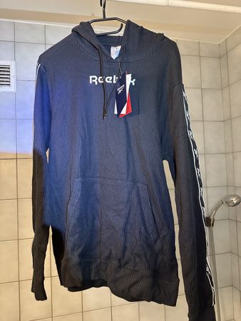 Pull sweat à capuche REEBOK neuf