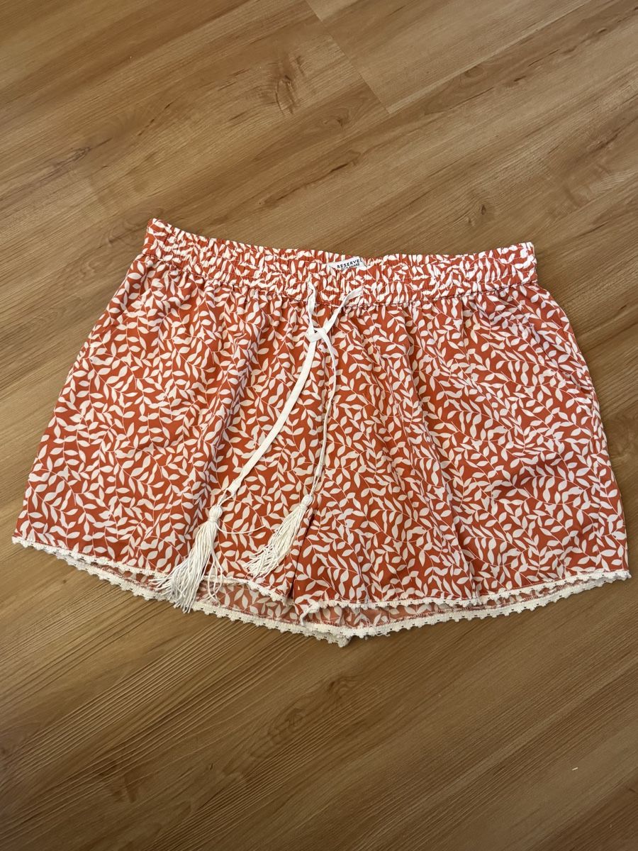 Pantaloni: Sommer Shorts mit Spitzendetails🧡 – Usato da Gadmen venduto da Pinguin89_90