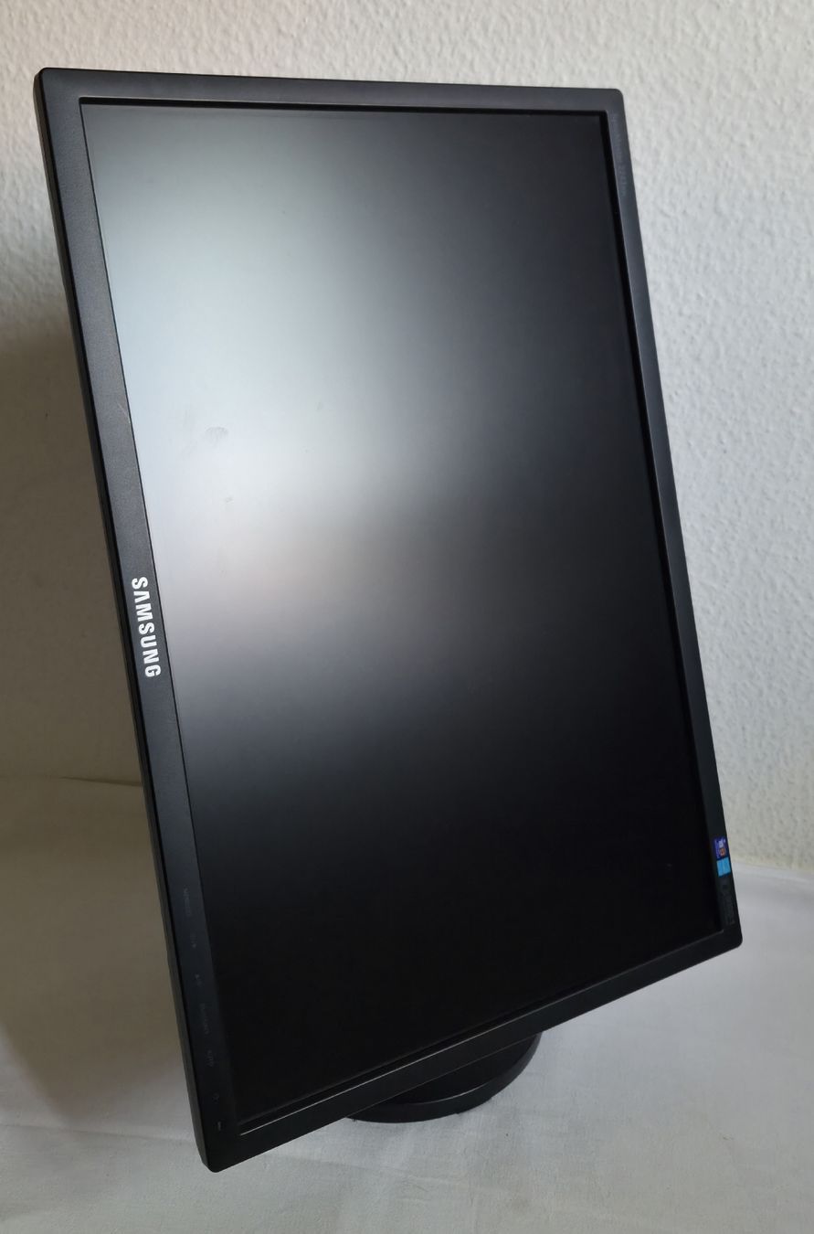 Samsung Monitor: Samsung SyncMaster 2243BW 22″ Widescreen-LCD-Bildschirm – Usato da Birsfelden venduto da Hunter_75 3