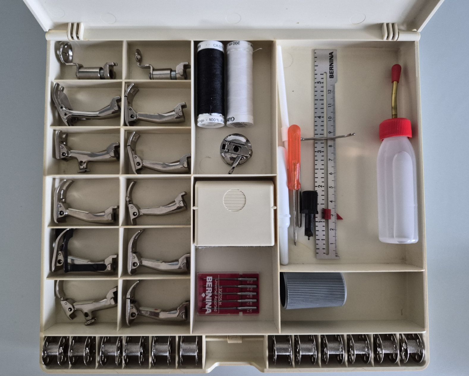 Bernina Nähmaschinen: Bernina Zubehörbox  – Gebraucht aus Rothenburg von Rofivo 1