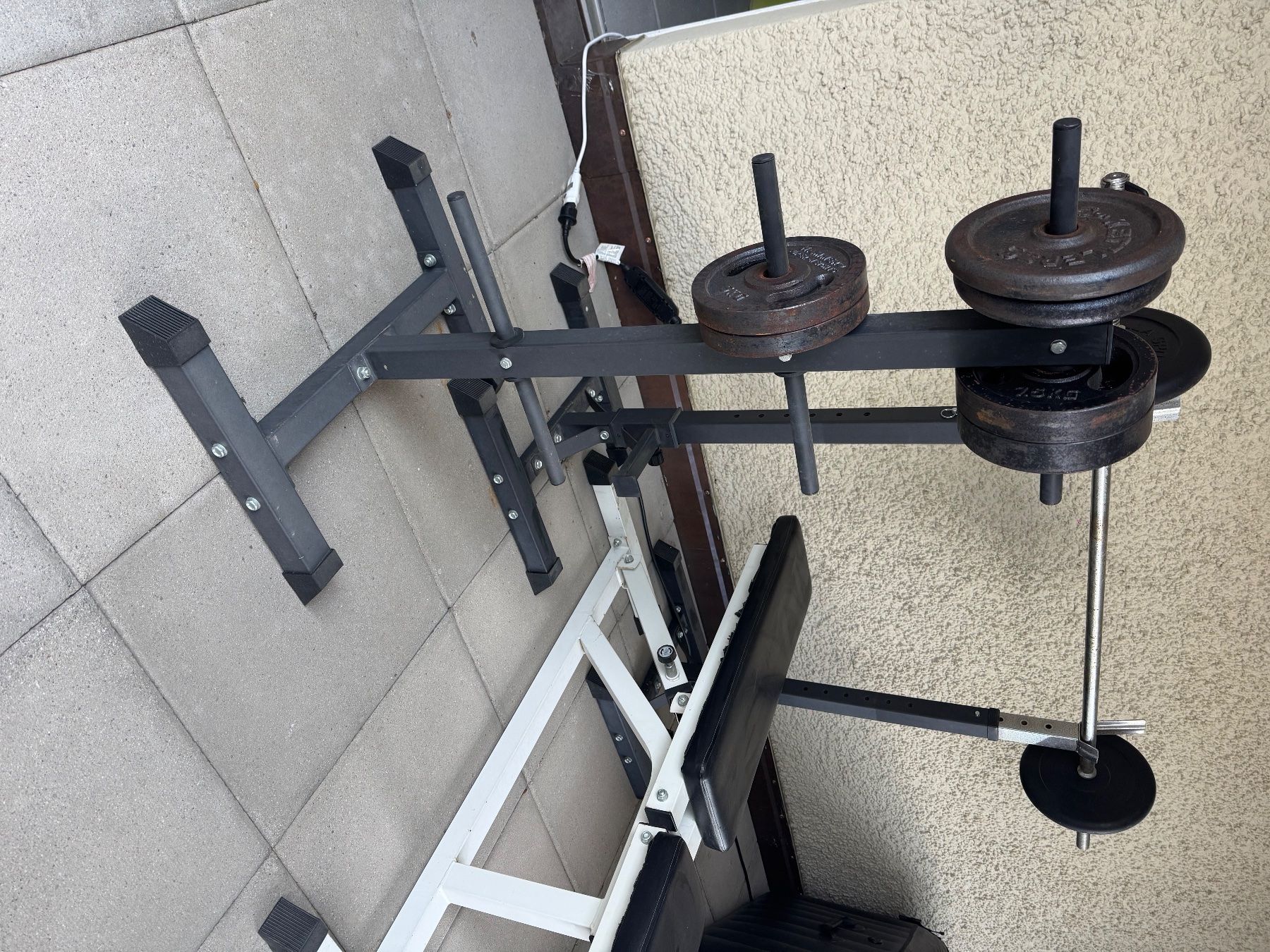Hometrainer: Hantelbank mit Gewichtsscheiben – Usato da Dübendorf venduto da lui_568c 1