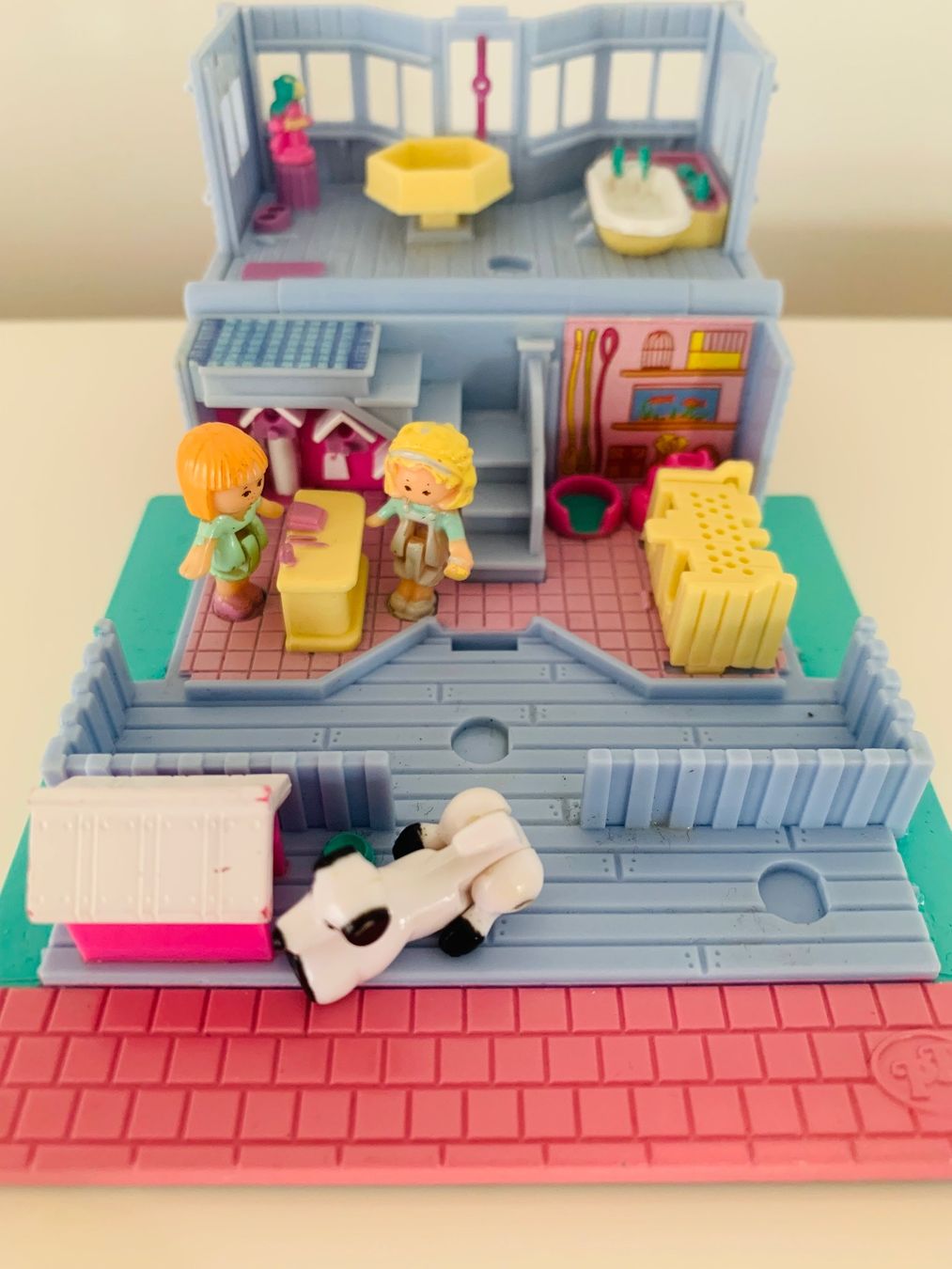 Polly Pocket Giocattoli: 96. Polly Pocket Pets mit Figuren – Usato da Uster venduto da myleens_vintage_toys 1