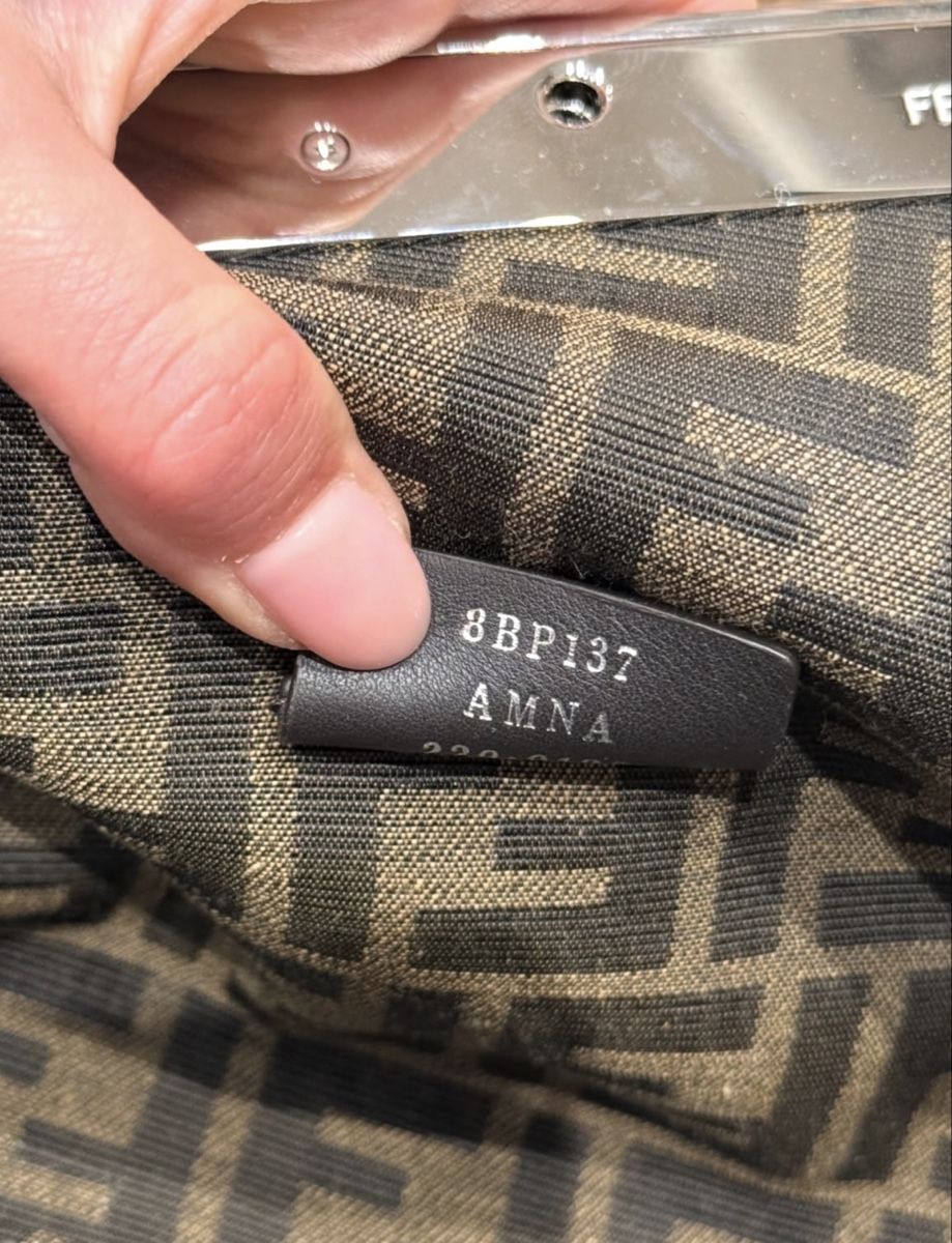 Fendi Sacs femmes: Fendi first Midi bag – D'occasion à Lausanne par LadyGSx 2