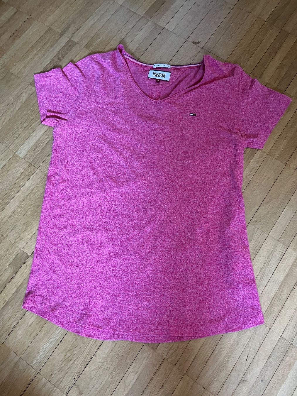Tommy Hilfiger T-shirt: Lässiges Tommy Hilfiger Sommershirt – Usato da Allschwil venduto da dan_q8vl
