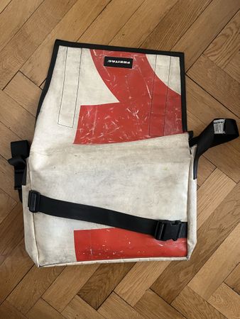 Freitag Tasche Messenger Bag L weiss/rot gebraucht