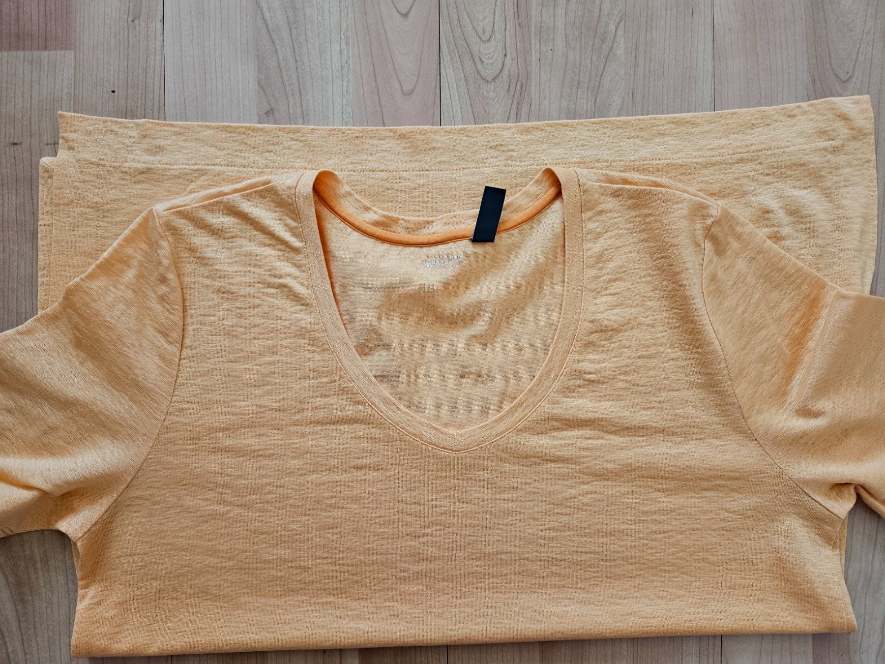 Marc Cain T-shirt: Marc Cain Sommershirt  apricot Marccain – Usato da Urdorf venduto da Colina 3