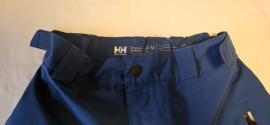 Helly Hansen Pantaloni: New: Helly Hansen Legendary Insulated, Size M – Nuovo (secondo la descrizione) da Erlenbach ZH venduto da wil_b799 2