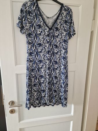 Sommerkleid wunderschön L mit Spitzen beim Ausschnitt.kurzar