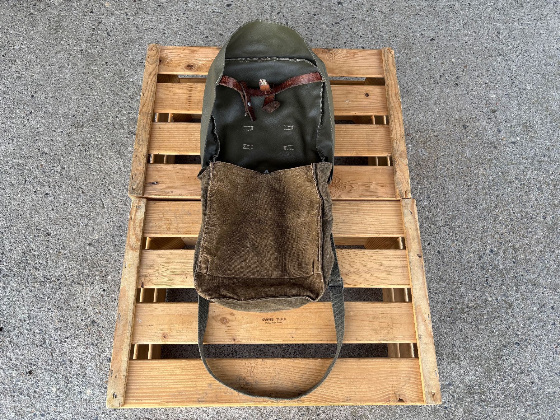 Schweizer Armee Borse: schöner Schweizer Militär Brotsack – Usato da Feldbach venduto da Olive1 7