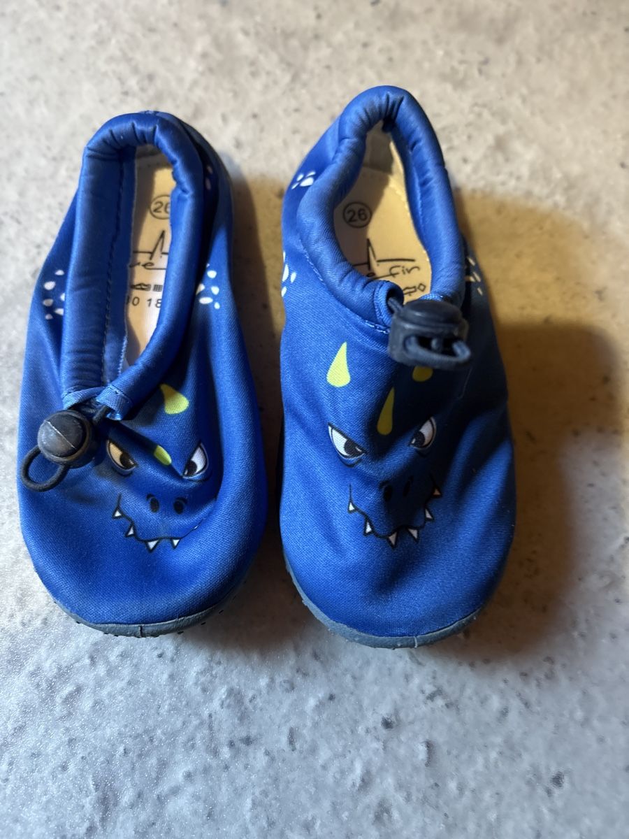 Scarpe per ragazzi: Schwimmschuhe 26 – Usato da Chur venduto da copino