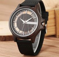 Uhr mit leerem Zifferblatt aus Holz und Leder - Montre