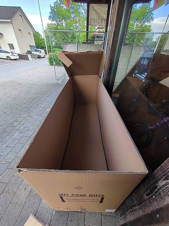 Casse di trasporto: Riesige Karton Kiste  – Usato da Luterbach venduto da Georges72 1