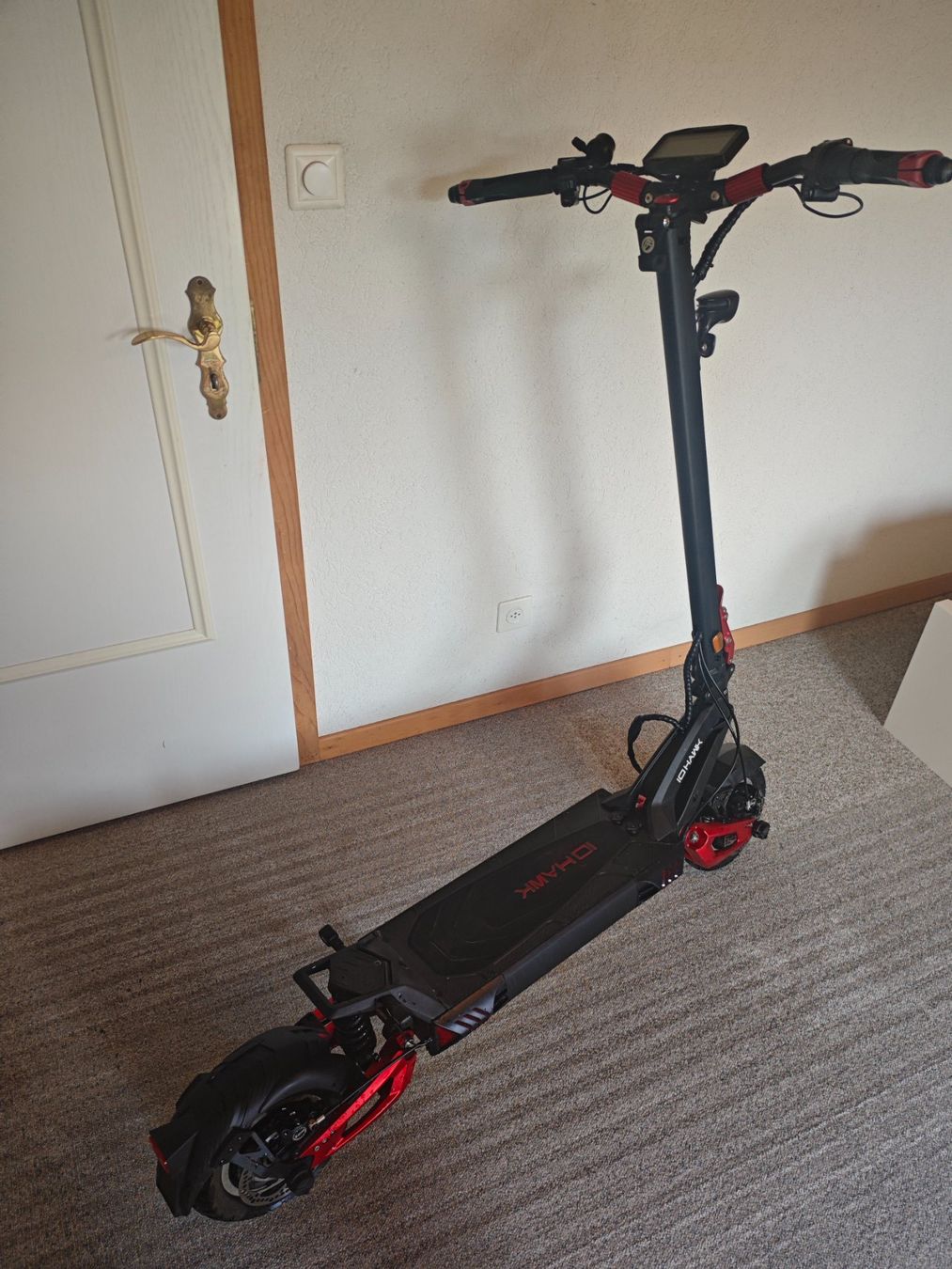 Veicoli elettrici: E-Scooter, IO Hawk Legacy 2.0 – Usato da Zürich venduto da SwissParalettes 2