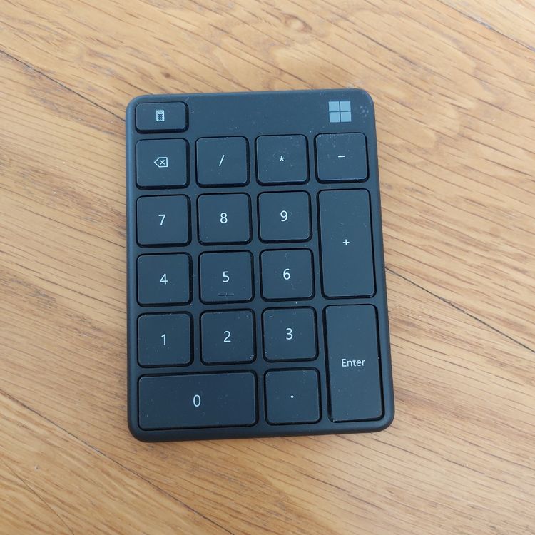 Microsoft Made A $25 Bluetooth Number Pad For Your Surface