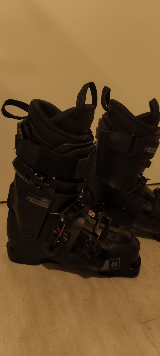 Scarpe da uomo: Armada ar one 120  – Usato da Wynigen venduto da Andoo